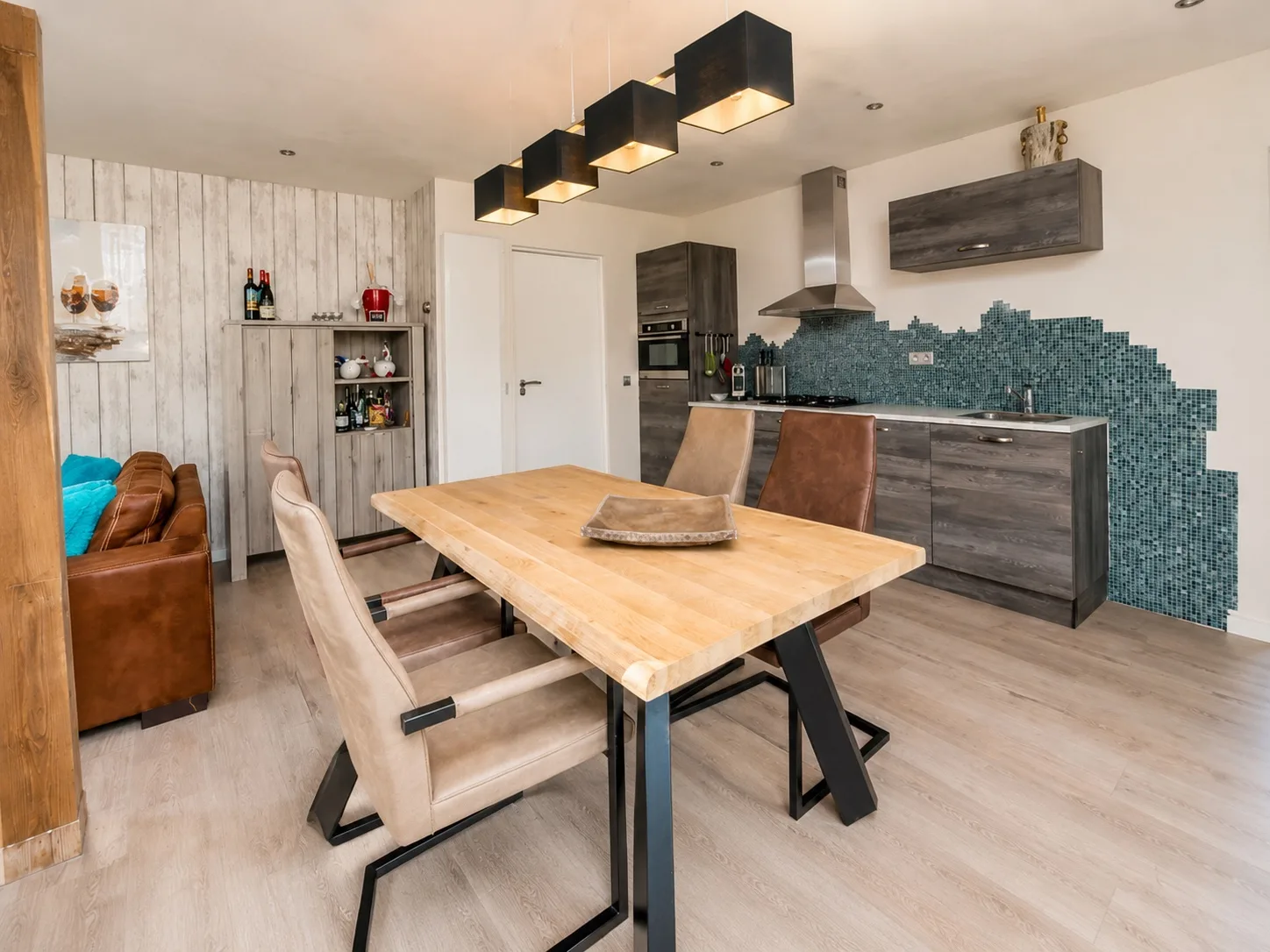 De oorspronkelijke keuken voor de renovatie