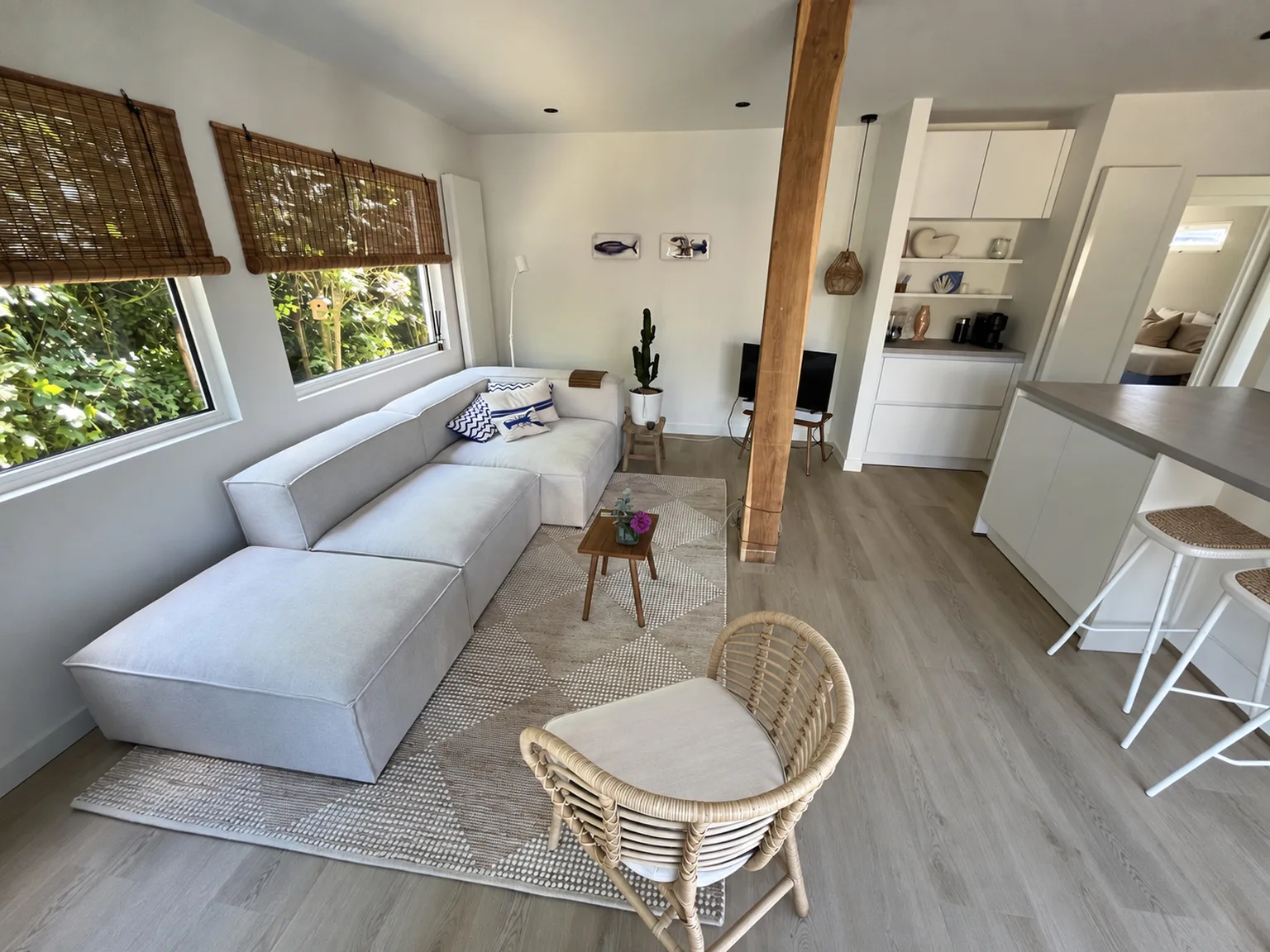 Dezelfde woonkamer na de renovatie